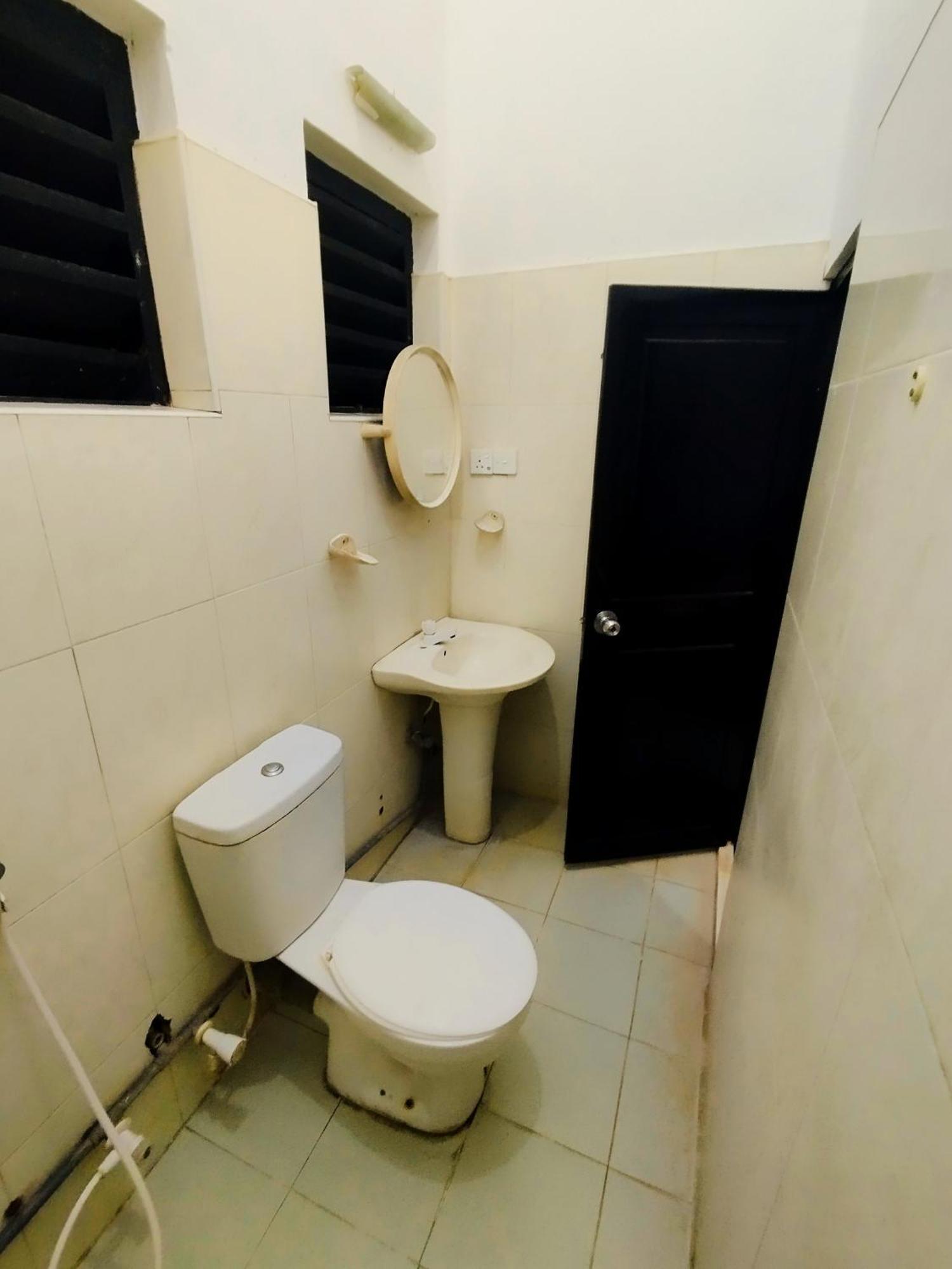 Hotel Rayyan Mahal à Puttalam Extérieur photo