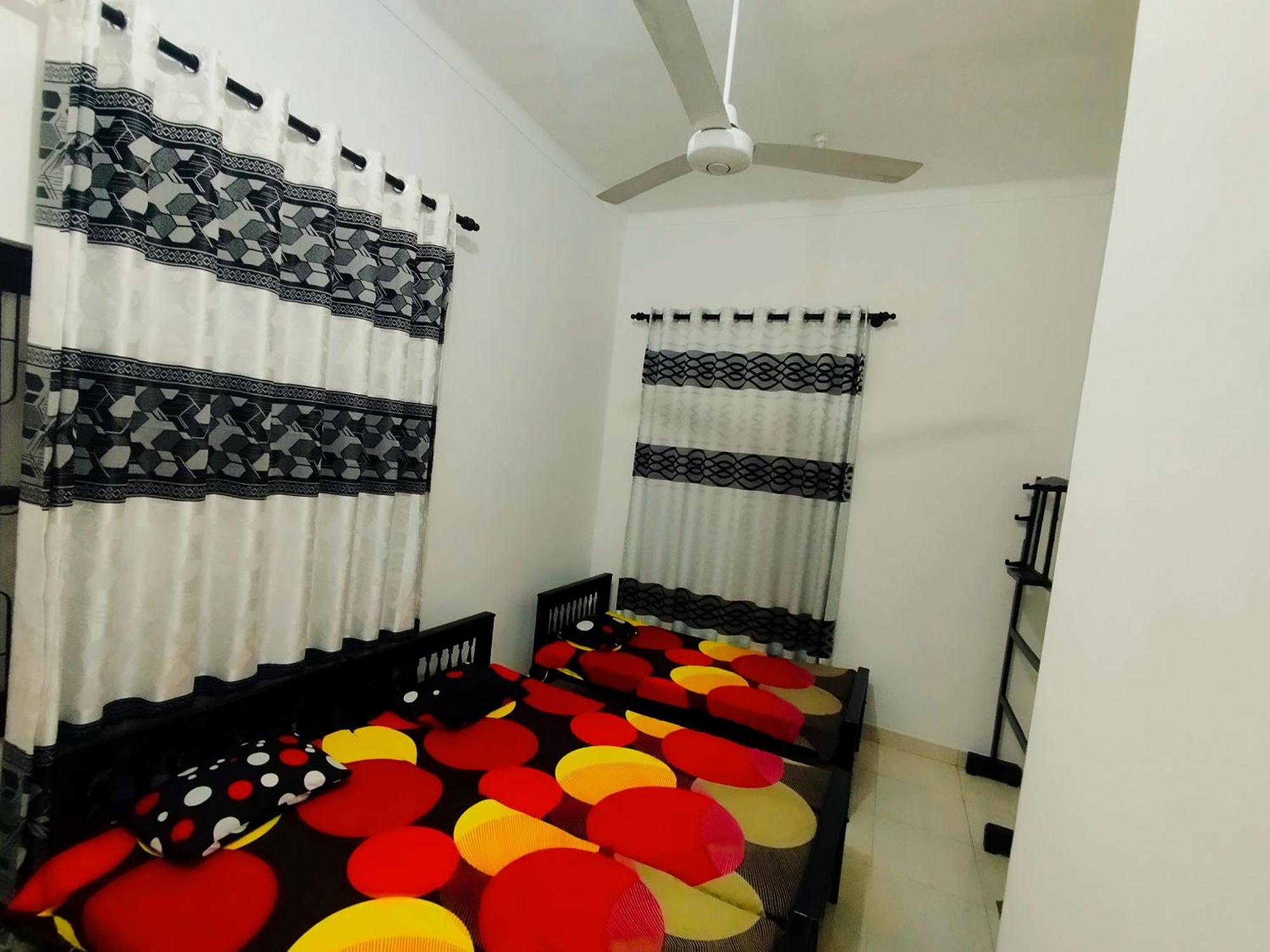 Hotel Rayyan Mahal à Puttalam Extérieur photo