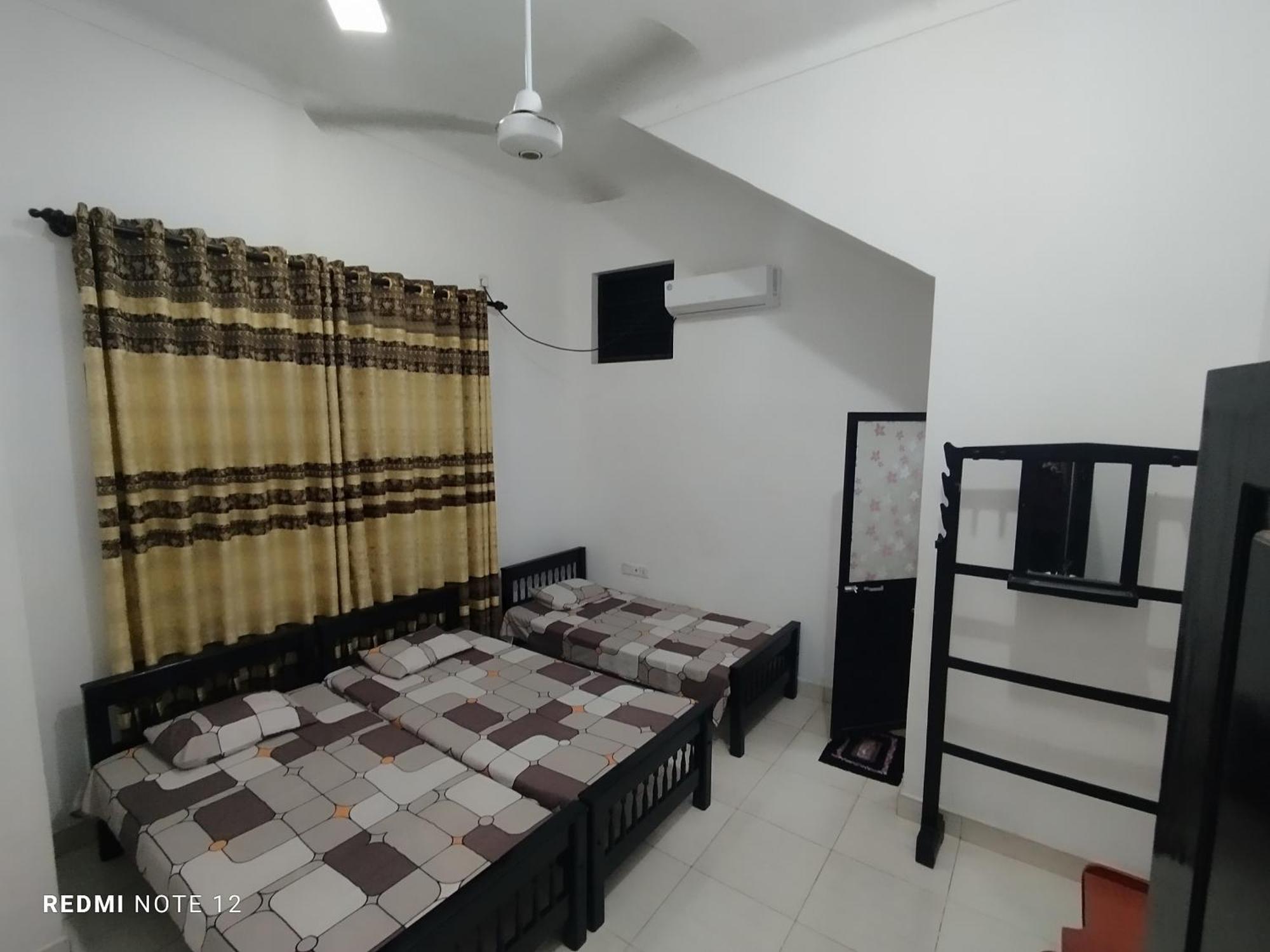Hotel Rayyan Mahal à Puttalam Extérieur photo